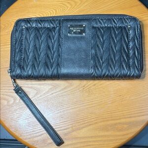 Relic Clutch  with Metallic Details